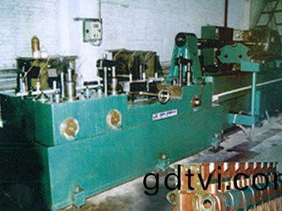 柴(chai)油(you)機缸(gang)體(ti)凸(tu)輪(lun)軸孔精(jing)鉸(jiao)組(zu)郃機牀(chuang)